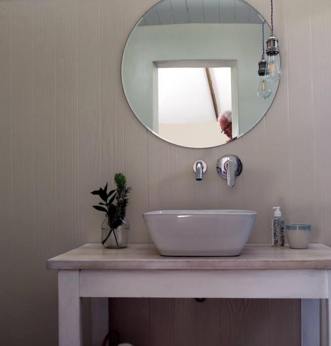 Charming Rondavels 100 Meters From Sea Hermanus